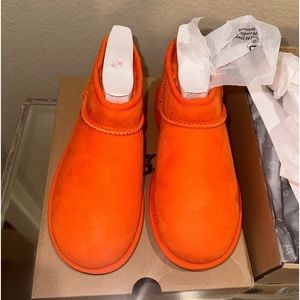 BRAND NEW Orange UGGS In Box-Ladies SIZE 8